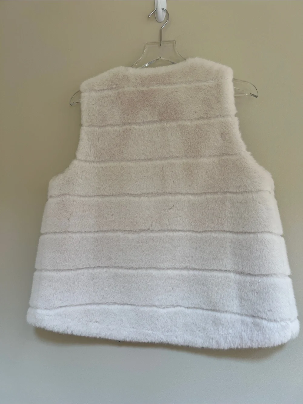 Leather Faux Fur Vest in Light Cream M - Picture 4 of 10